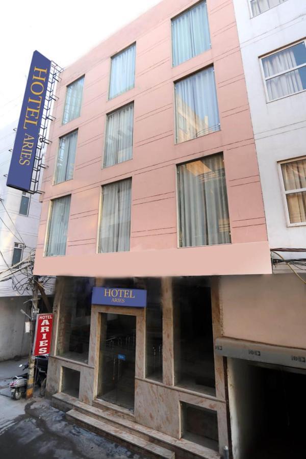 Hotel Aries Nuova Delhi Esterno foto