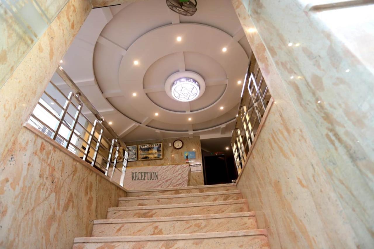 Hotel Aries Nuova Delhi Esterno foto
