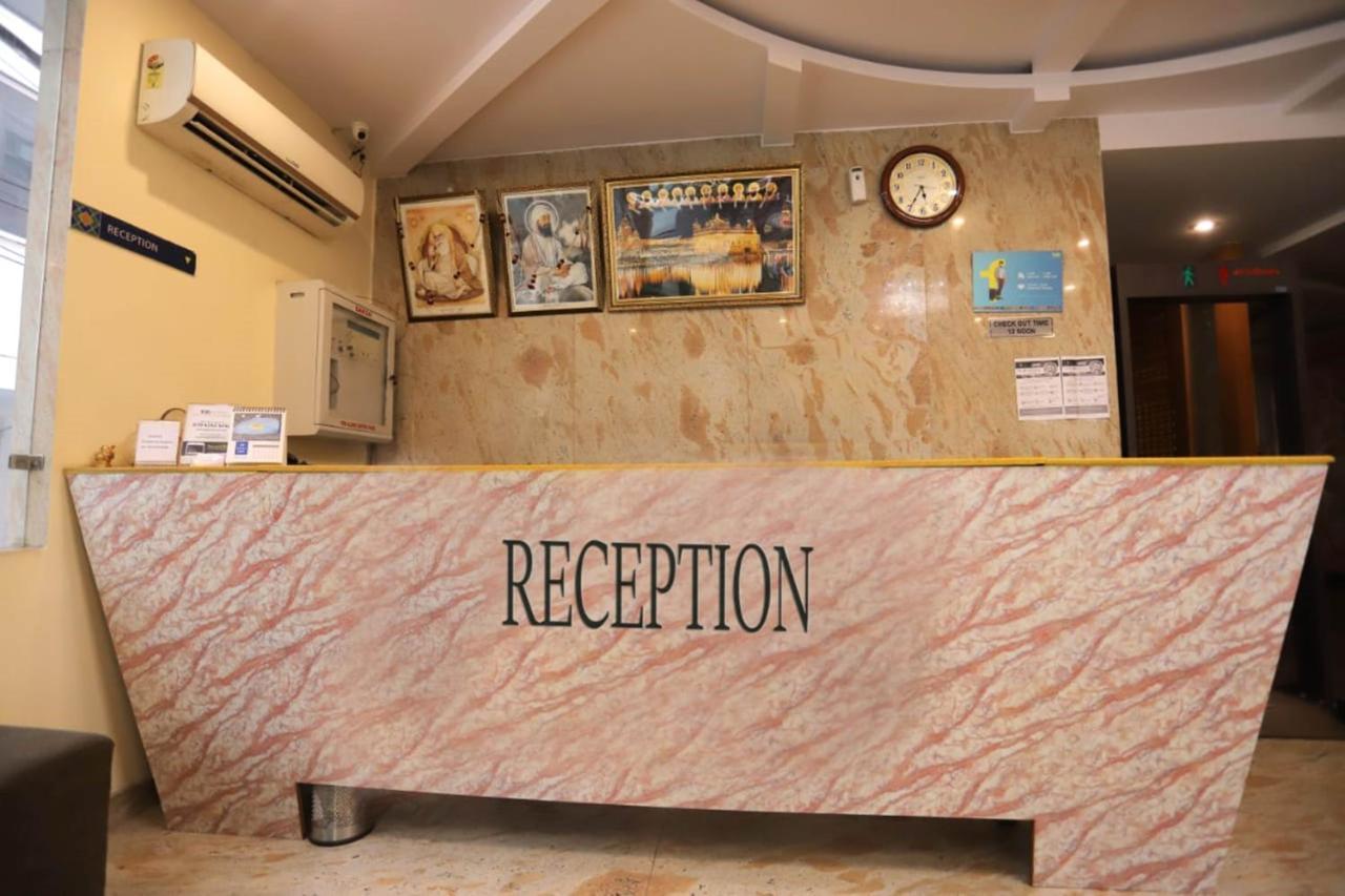 Hotel Aries Nuova Delhi Esterno foto