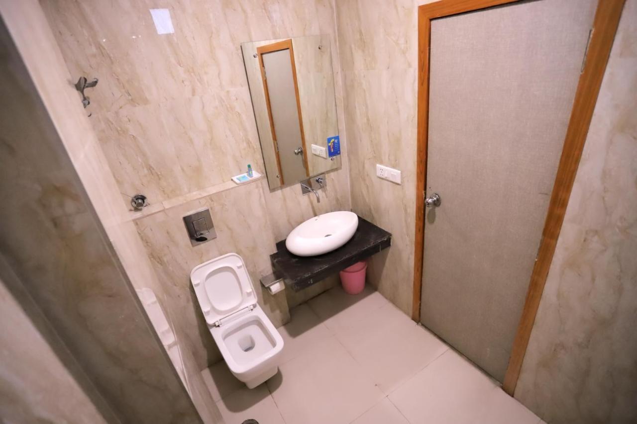 Hotel Aries Nuova Delhi Esterno foto