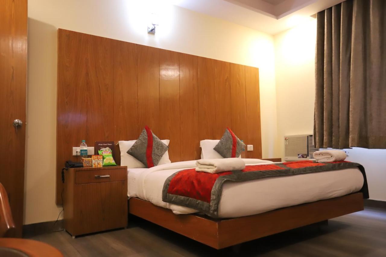 Hotel Aries Nuova Delhi Esterno foto