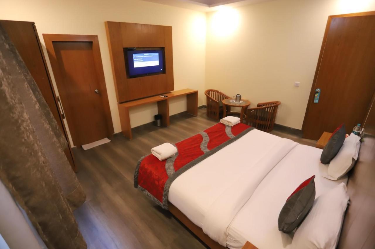 Hotel Aries Nuova Delhi Esterno foto