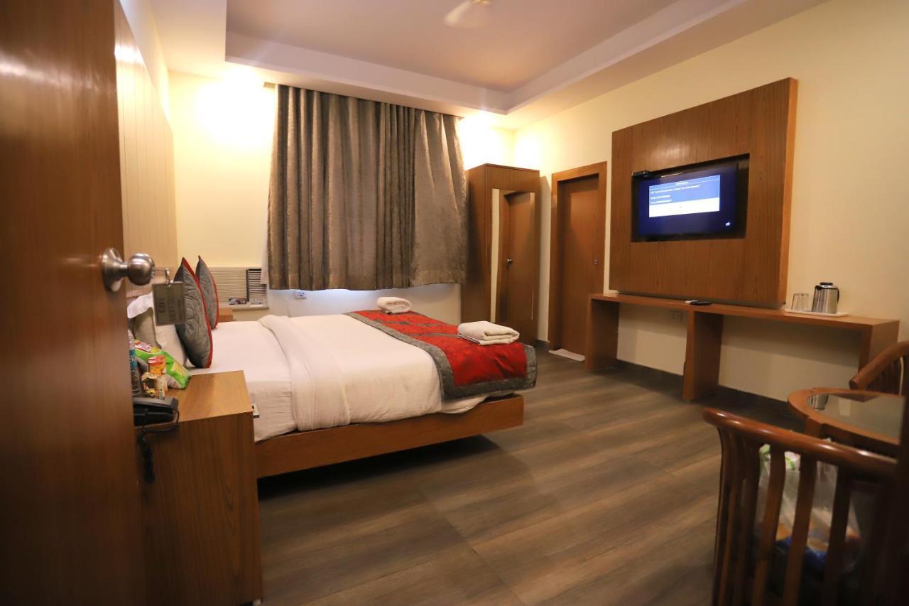 Hotel Aries Nuova Delhi Esterno foto